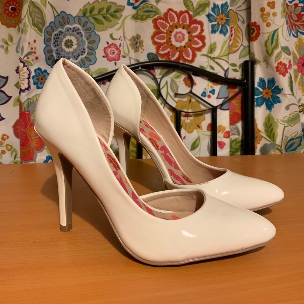 Juicy Couture heels. Size 6.